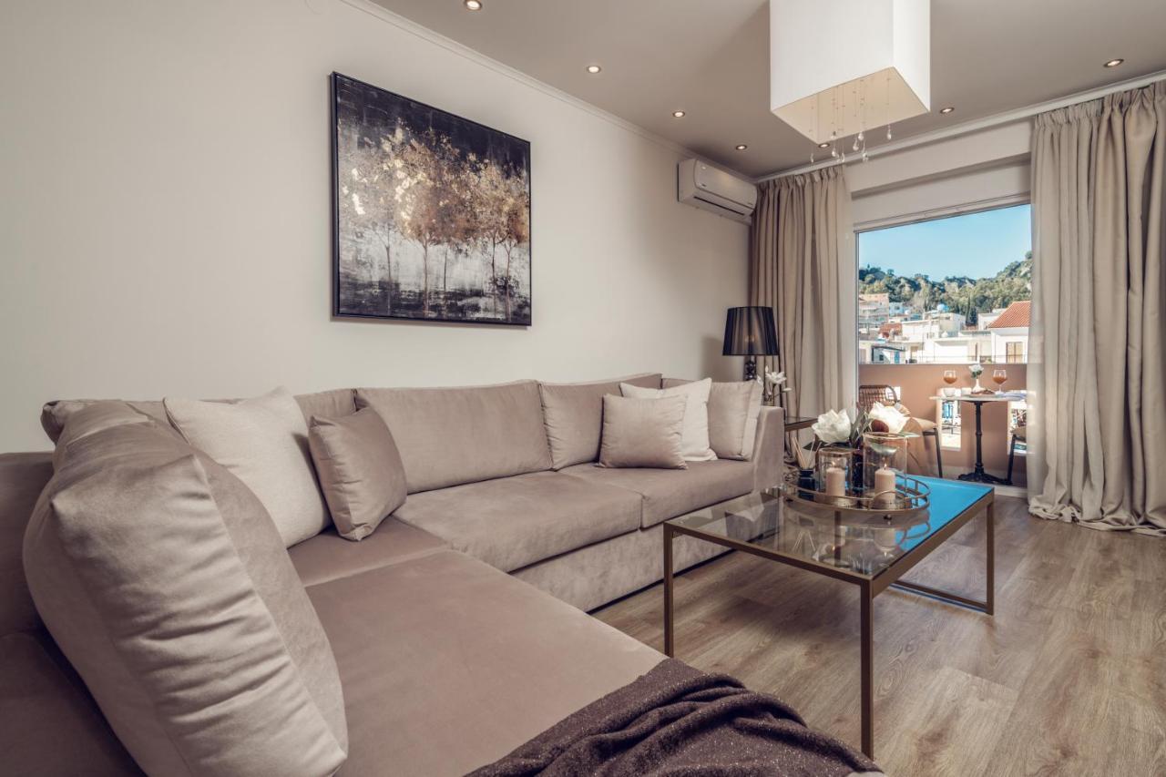 Maison Downtown Luxury Apartments! ザキントス エクステリア 写真