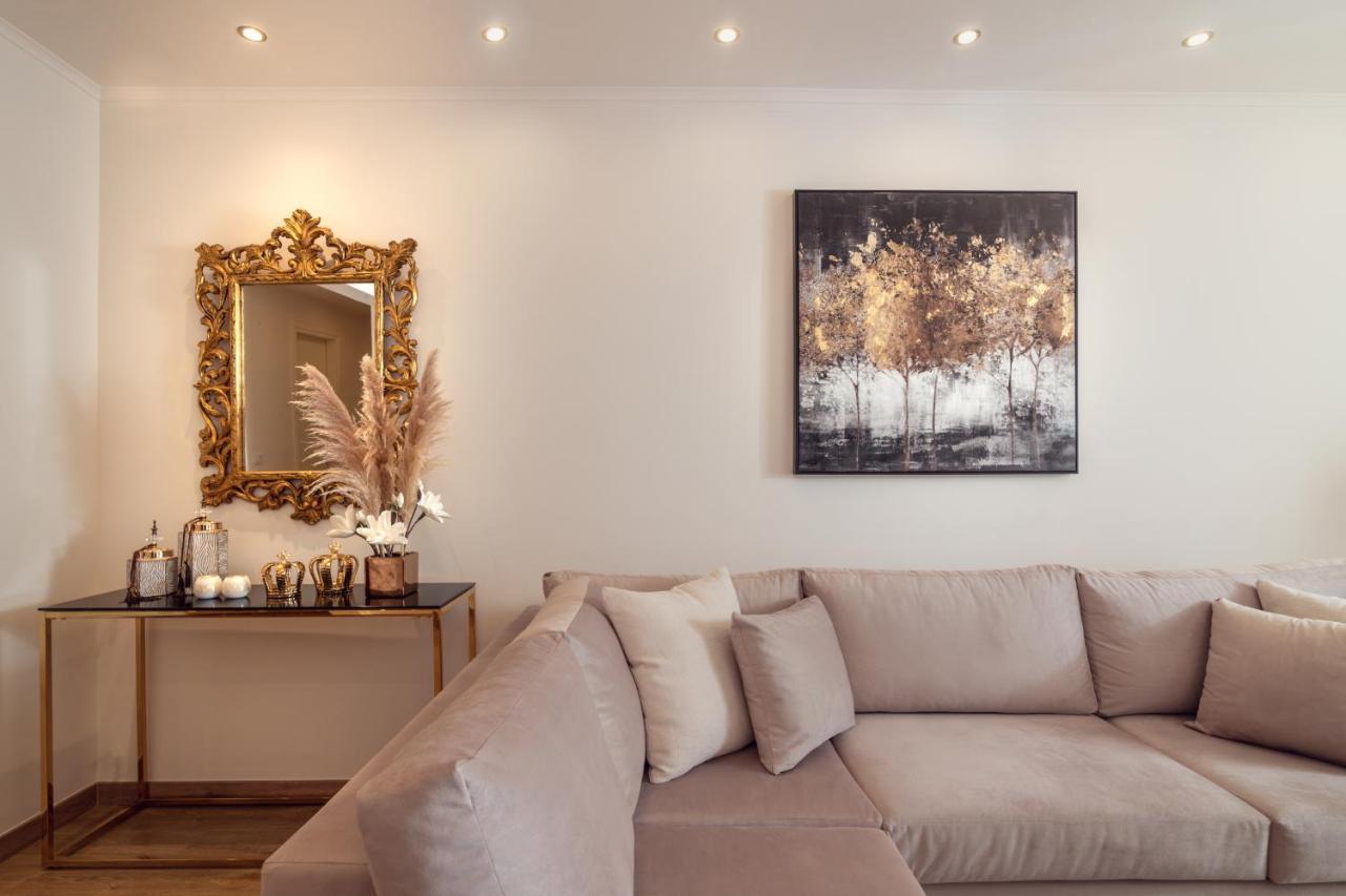 Maison Downtown Luxury Apartments! ザキントス エクステリア 写真